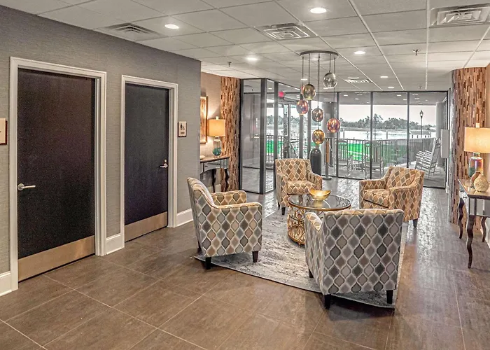 Morehead City Hotels