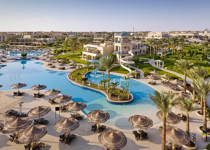 Coral Sea Holiday Resort & Aqua Park Charm el-Cheikh