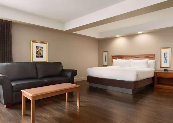 Grand Hotel & Conference Centre Calgary Airport, An Ascend Collection Hotel