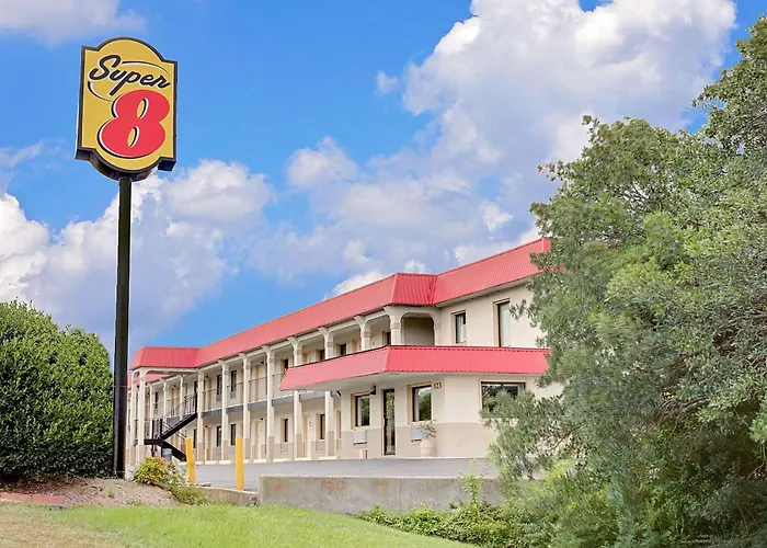 Super 8 By Wyndham Laurel Motel
