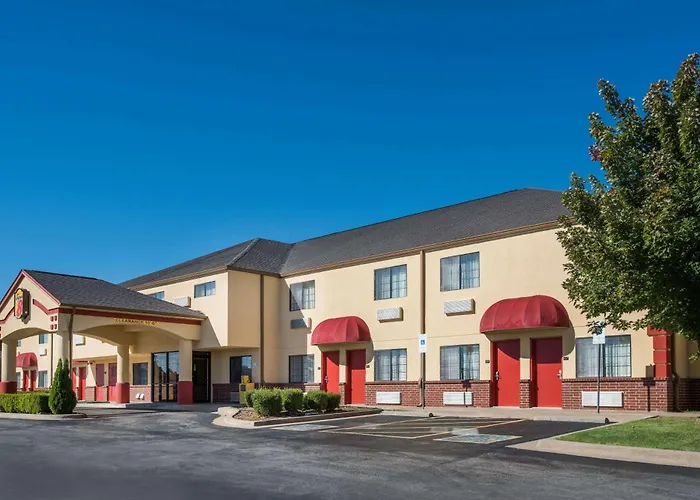 Super 8 By Wyndham Claremore Ok