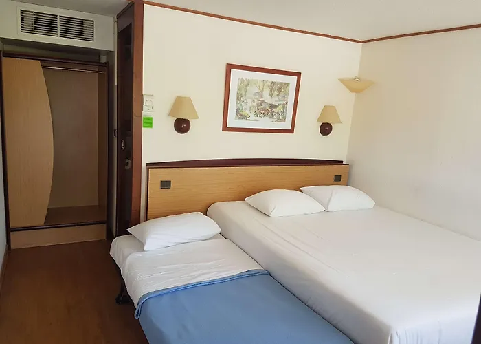 Hotel Campanile Salon-De-Provence
