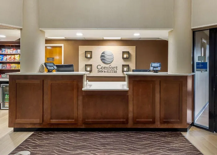 Comfort Inn & Suites Hamilton Place Chattanooga