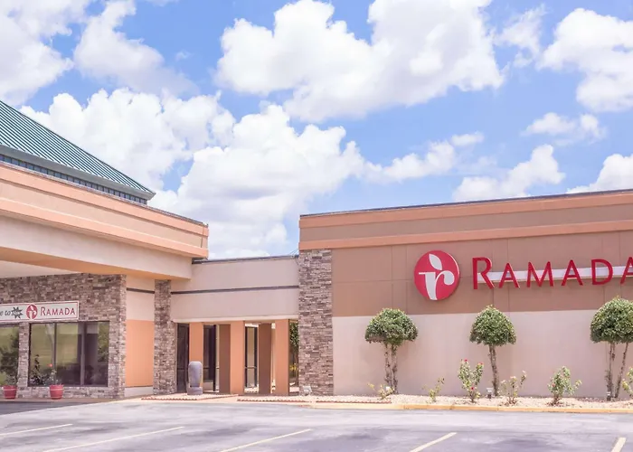 Ramada By Wyndham Macon Hotel