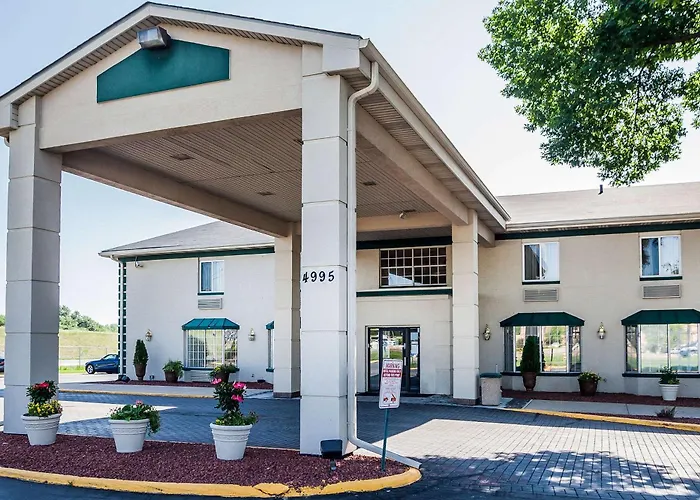 Quality Inn & Suites Des Moines - Merle Hay Road Urbandale