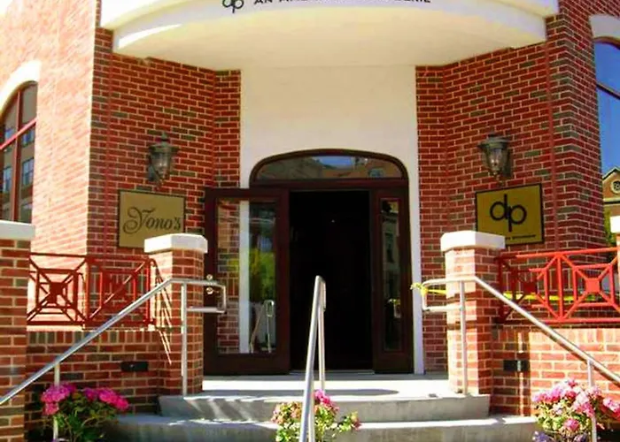 Hampton Inn & Suites Albany-Downtown