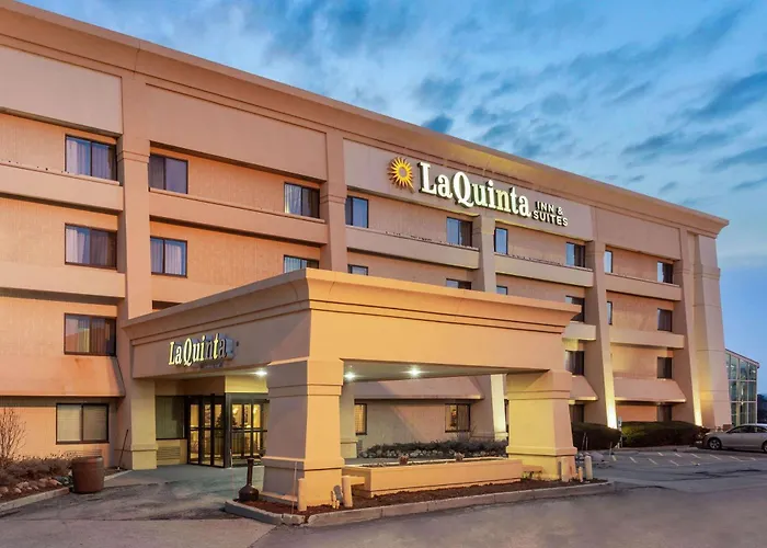 La Quinta By Wyndham Chicago Gurnee Hotel