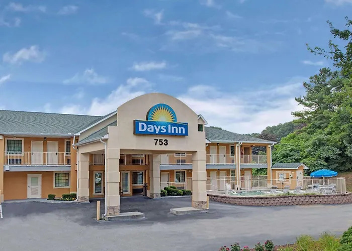 Days Inn By Wyndham Marietta White Water