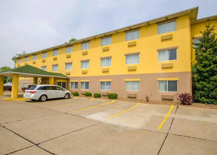 Quality Inn Evansville Eastland Area