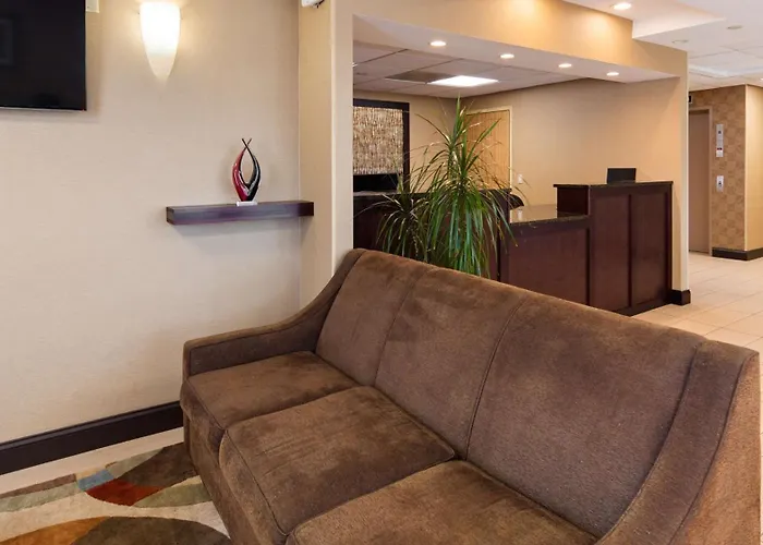 West Springfield Hotels