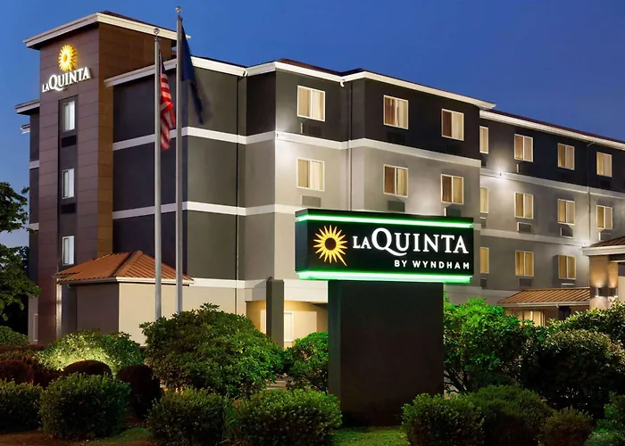 La Quinta By Wyndham Salem Or Hotel