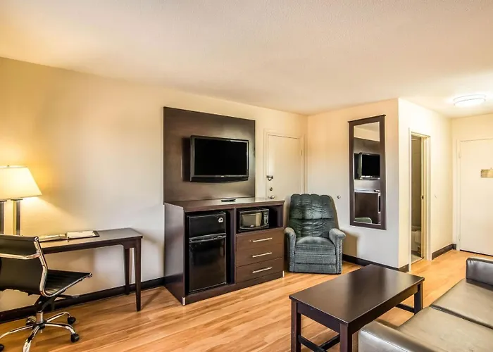 Colby Inn And Suites