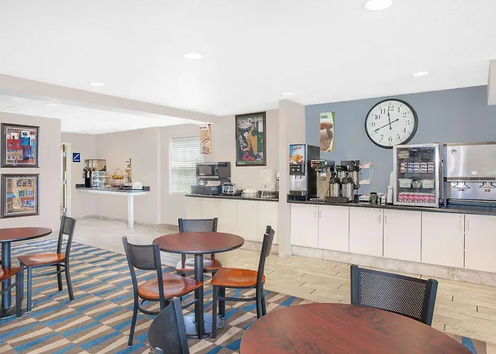 Microtel Inn And Suites Clear Lake