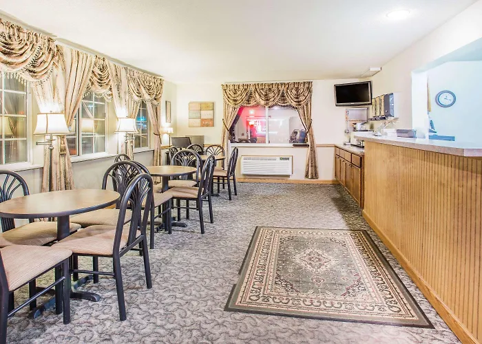 Super 8 By Wyndham Prairie Du Chien Hotel