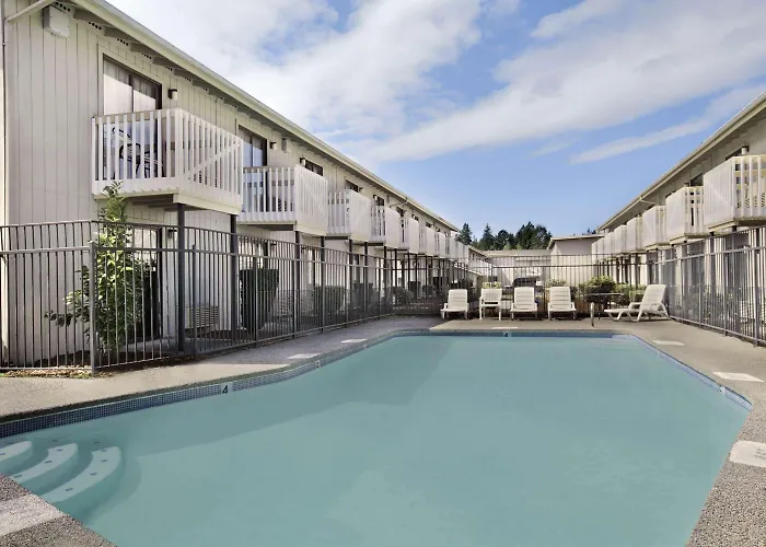 South Tacoma Suites