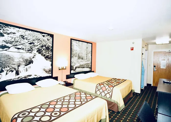 Crossville Hotels