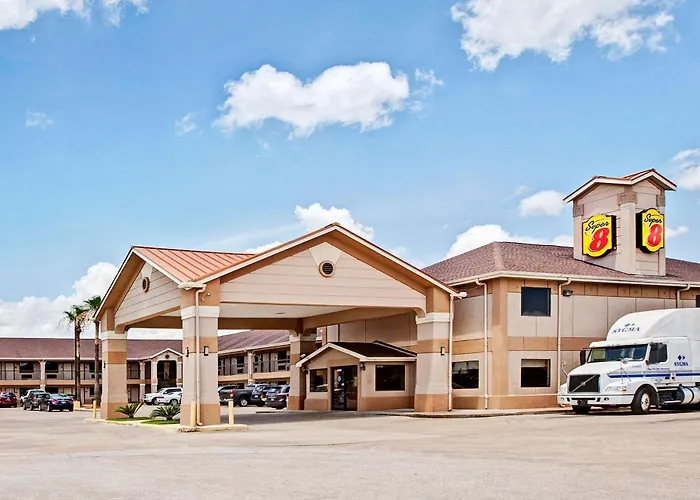 Super 8 By Wyndham Baytown I-10 Hotel