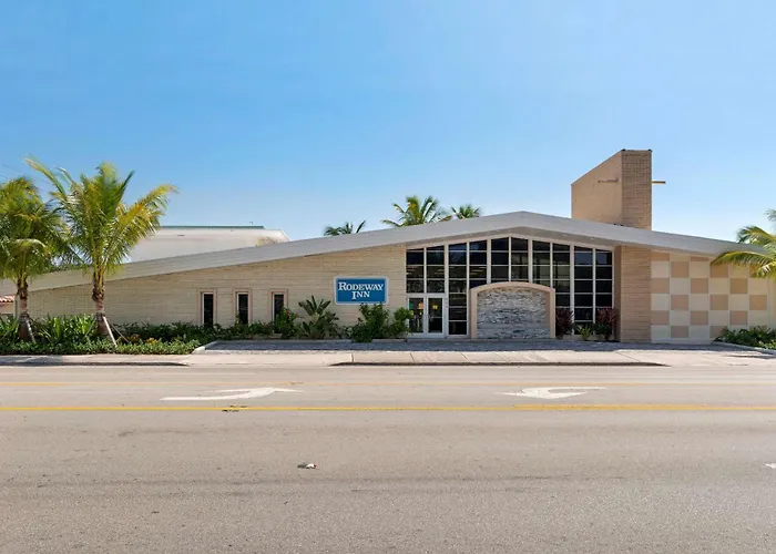 Downtown Hollywood Gardens Inn & Suites