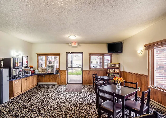 Econo Lodge Waupaca