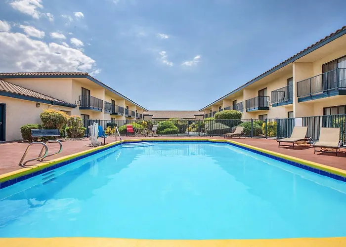 Tehachapi Hotels