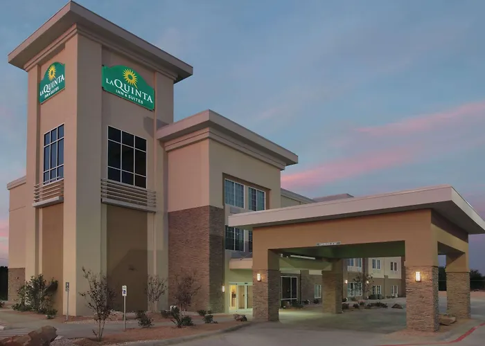 La Quinta By Wyndham Andrews Hotel