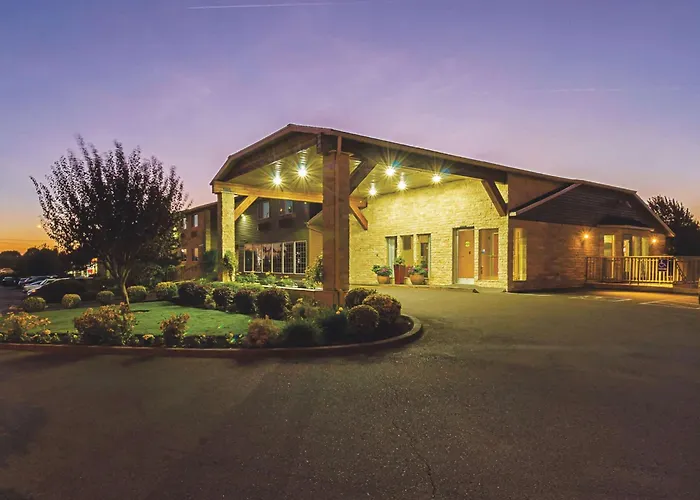 Woodburn Hotels