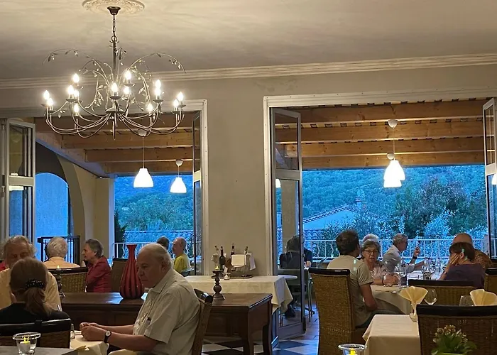 Hotel Berneron Vallon-Pont-dʼArc