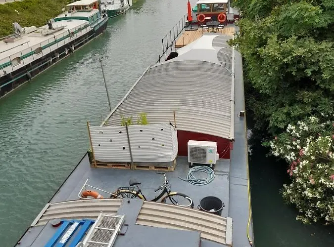 Bed and Breakfast Péniche Chopine à Beaucaire 