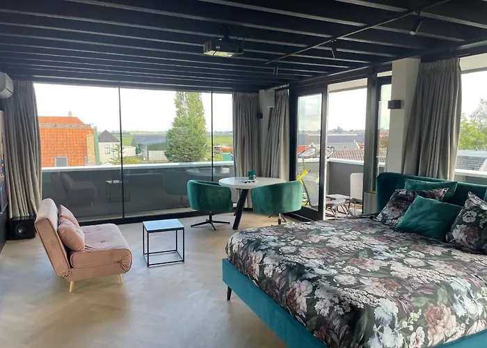 Above&Beyond - luxe suite met sauna en stoomdouche Zaandam