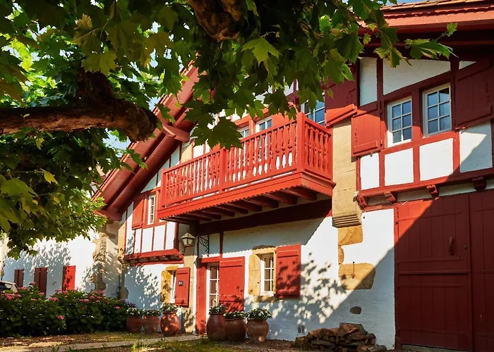 Maison Dominxenea
