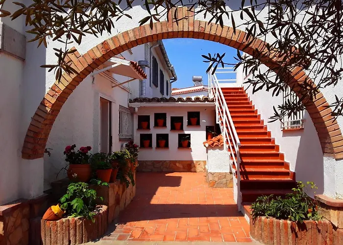 Bed and Breakfast Pins Tordus à Blanes