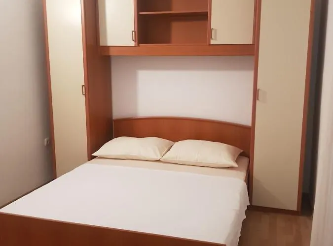 Hotels in Lopar