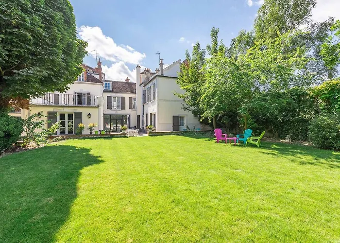 La Maison De L 'Arbre Sec