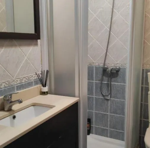 Convenient Rooms - Ferry, Train & Bus Station - Algeciras