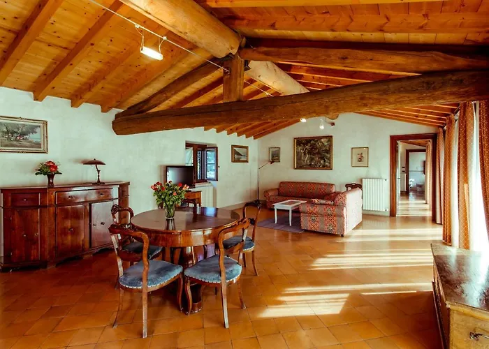 Cascina La Palazzina Aparthotel Salò