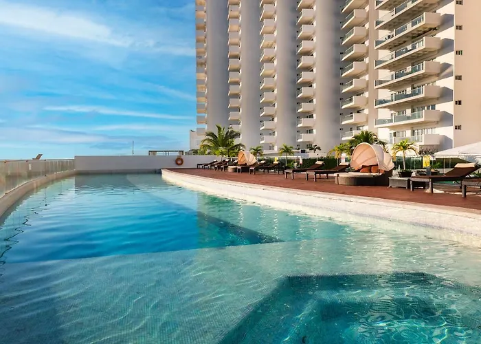 Suites Malecon Cancún