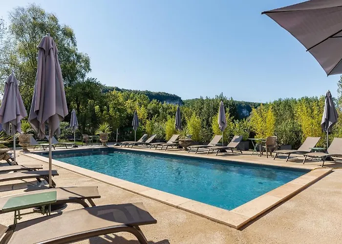 Hostellerie du Passeur - Hôtel&Restaurant - Climatisation et Piscine chauffée Les Eyzies