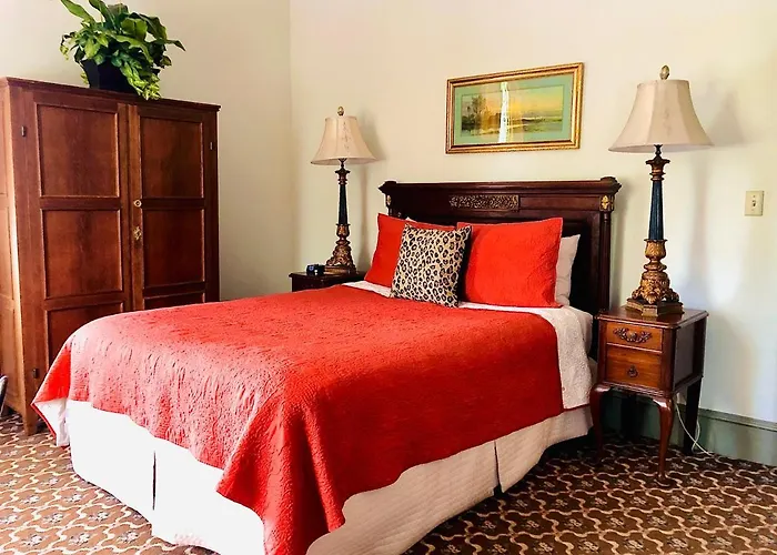 The Lafayette Inn