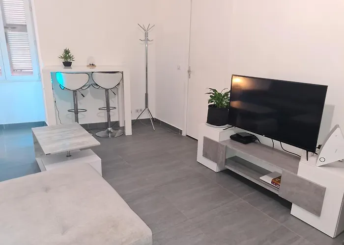 Chambre Privee Dans Un Tres Bel Appartement Sur Le Port