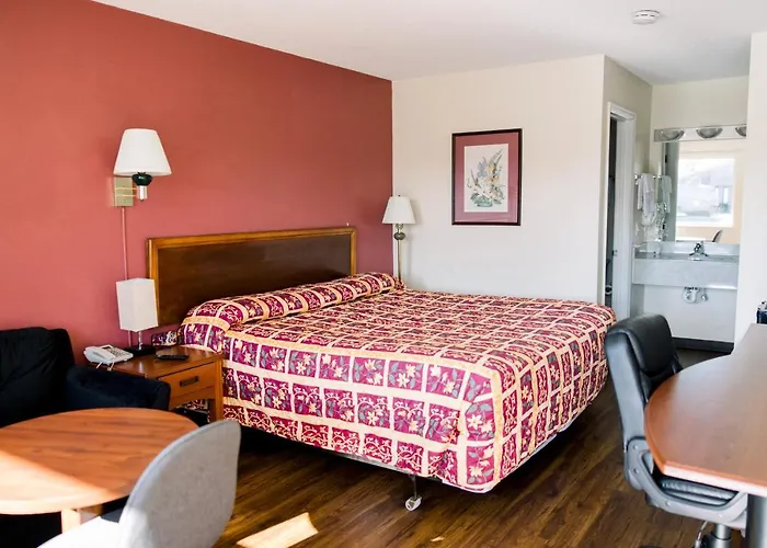 Exclusive Quarters Motel Cleveland