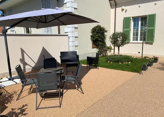 Villino Aliboni - Camere a 2 passi dal mare Marina Di Carrara