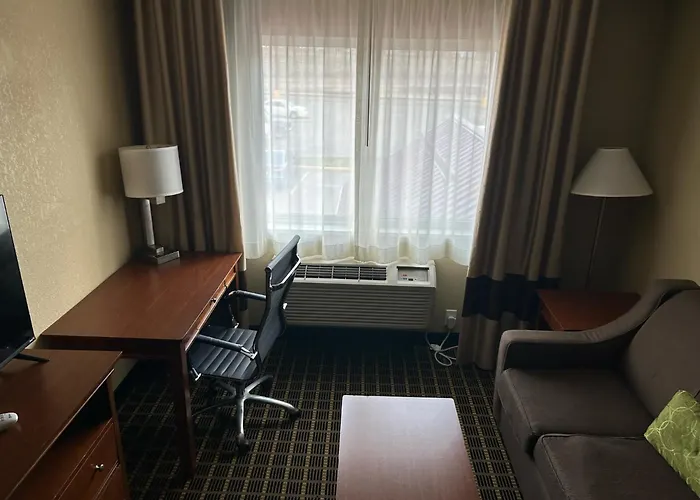 Quality Inn & Suites Bradford
