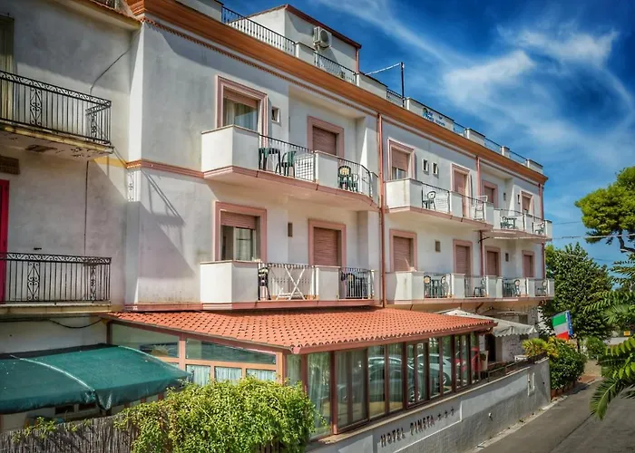 Hotel Pineta San Menaio