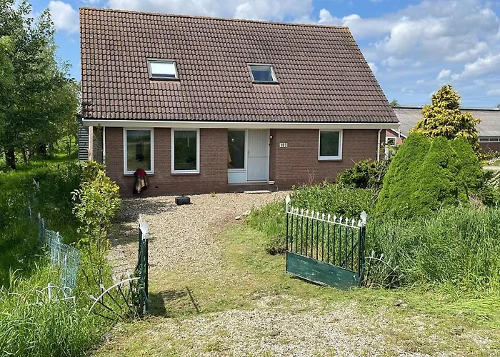 Guesthouse At The Amstel River With 2Br 2Ba And Garden Amstelveen