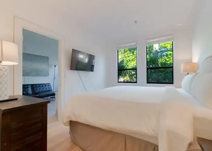 New 1 Bdrm Palm Beach Haven- Unit 2224