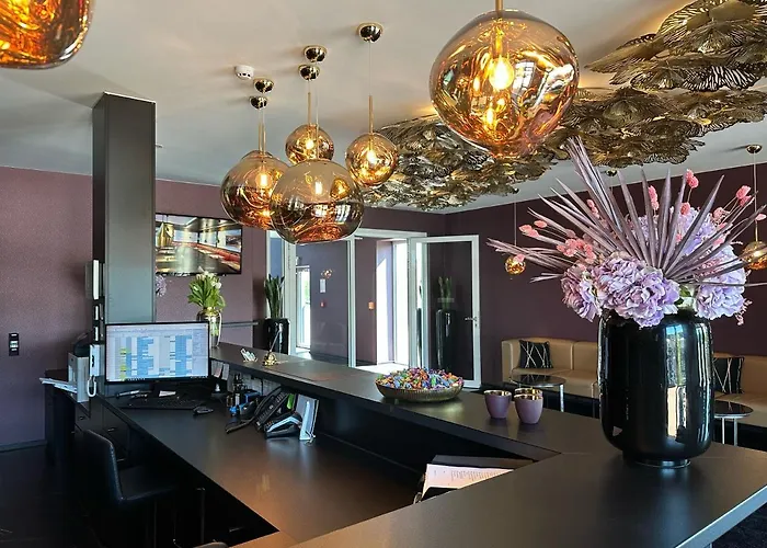 Primetime Hotel