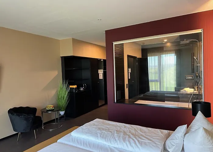 Primetime Hotel