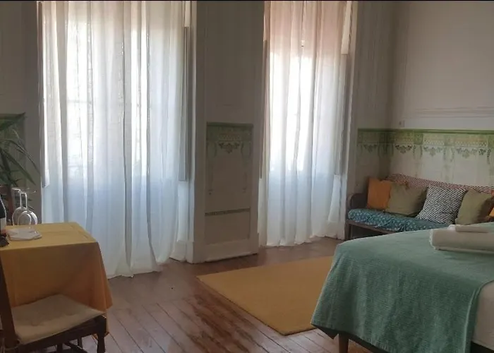 OlhãOmirante Guesthouse