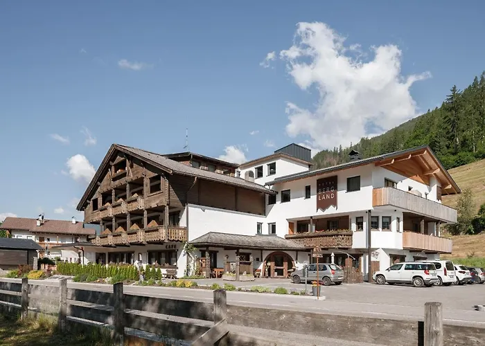 Hotel Bergland Cadipietra