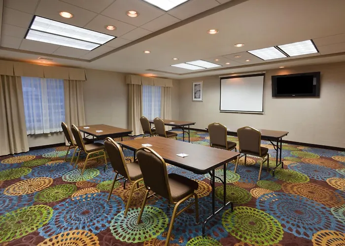 Holiday Inn Express & Suites Aberdeen By Ihg